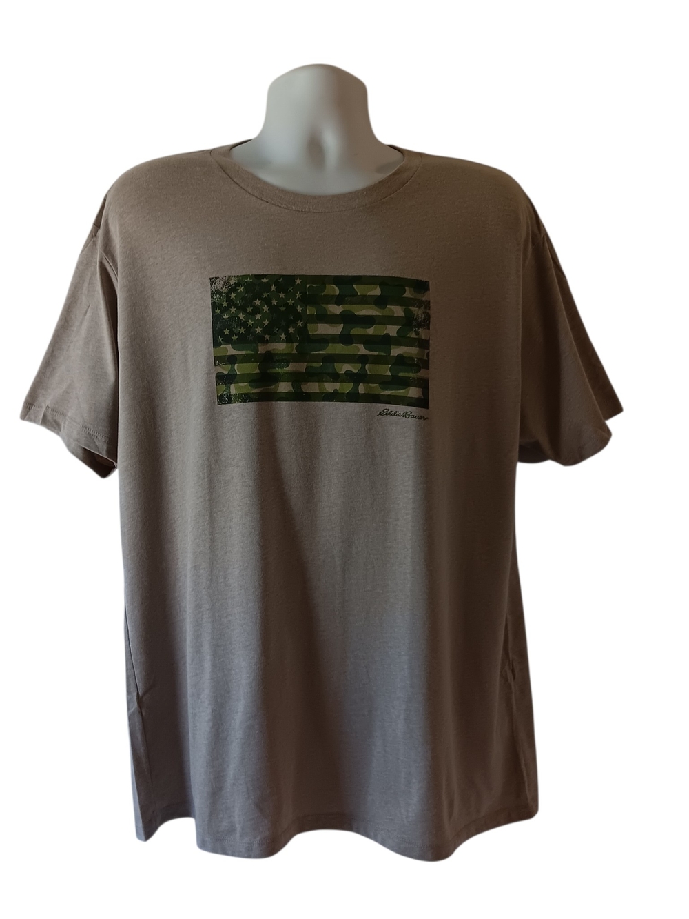 Eddie Bauer men's beige/green camo America flag short-sleeve t-shirt size L